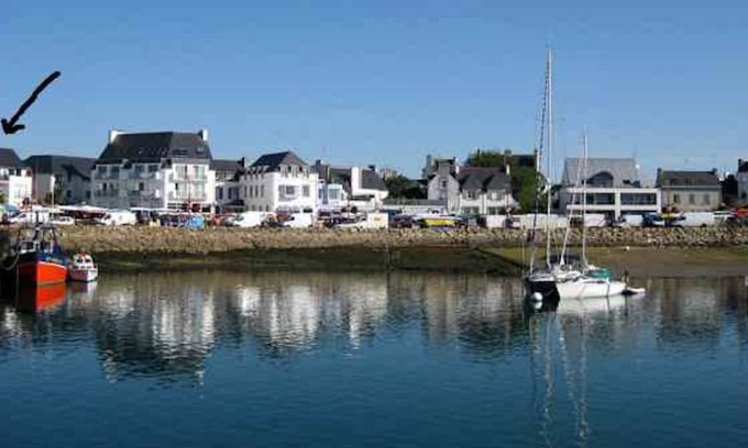 Plobannalec-Lesconil Apartment | Pleasant recent 2-bedroom apartment on the port
