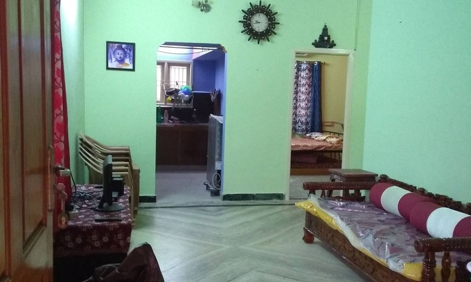 Chennai Apartment | Pleasant & Spacious 1BHK. 25 mins from Airport/AC/TV/Kitchen