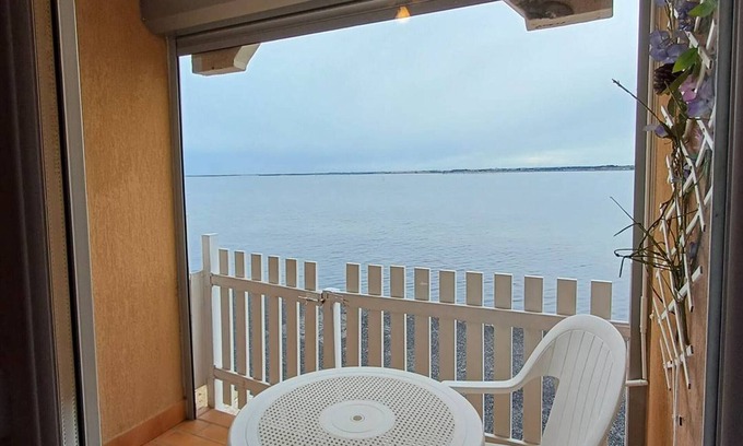 Balaruc-les-Bains Apartment | Pleasant studio with loggia and pets allowed – Balaruc-les-Bains