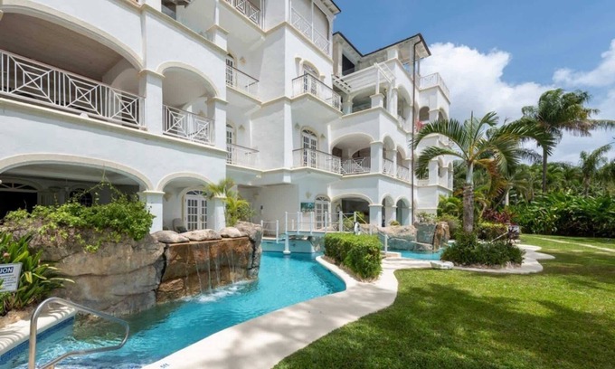 Old Trees Bay Apartment | Please Inquire Before Booking – Luxury Villa