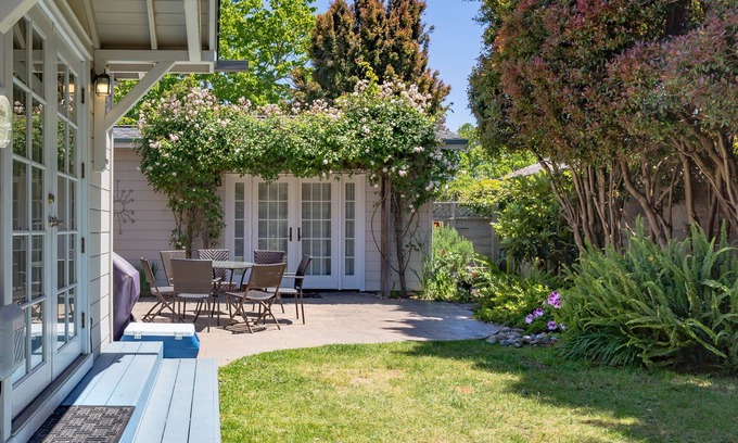 Opal Cliffs House | Pleasure Point Oasis ~ Family and dog-friendly yard ~ Off-street parking