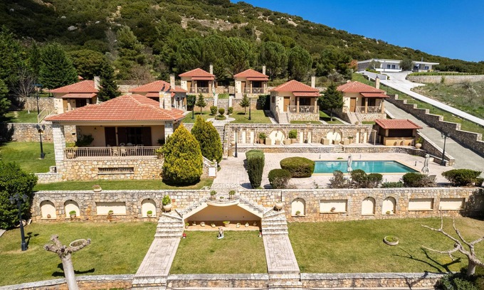 Kylini Apartment | Pleiades Jewel, Maia - Corinthos Pool Bliss