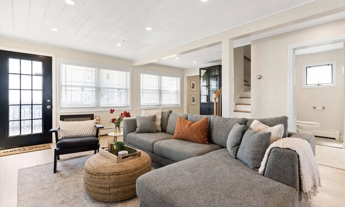 Hampton House | Plum on Anchor - Ocean & Marsh Views - Dog Friendly - Perfect Beach Getaway
