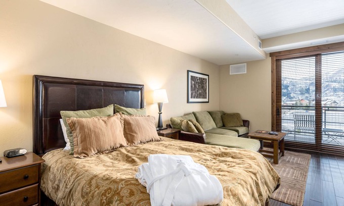 Steamboat Springs Apartment | Plush studio next to Wildhorse gondola w/shared pool, hot tubs, fitness & more
