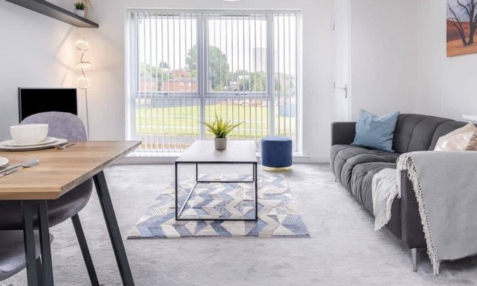 Bordesley Apartment | Pluxa Modern Inn***** Luxury 2 Bedroom Apartment in City Centre with Car Park