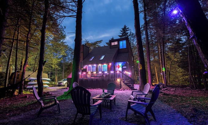 Pocono Summit House | Poconos Getaway-Kalahari-Camelback-Fire Pit-Arcade-Kayak-Seasons-Pet Friendly