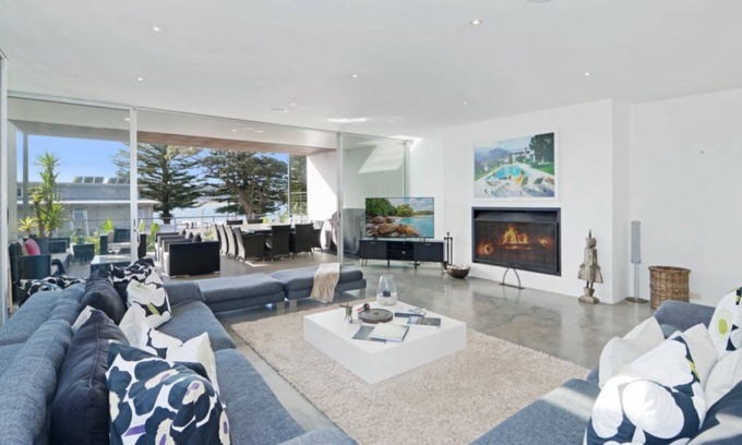 Avoca Beach Apartment | Point Break - Metres to the Sand