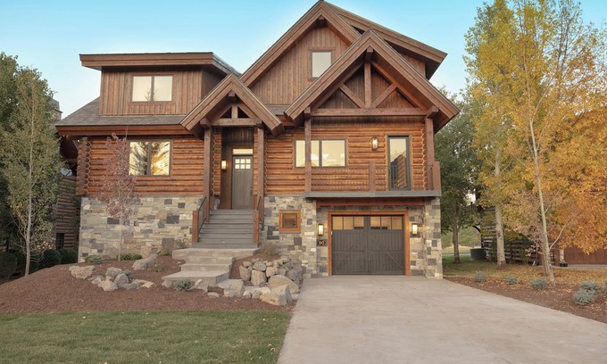 Victor House | Pole Canyon Cabin Mountain Modern Sophisticated Luxury in Victor ID w/Loft