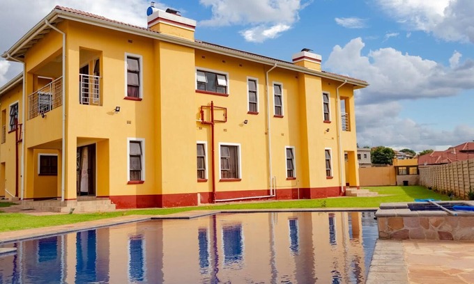 Harare Cabin | Pomona BB House - Luxury accommodation, near Sam Levy's Village in Borrowdale.