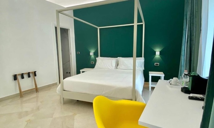 Pompei House | POMPEI PLAZA - JUNIOR SUITE #102