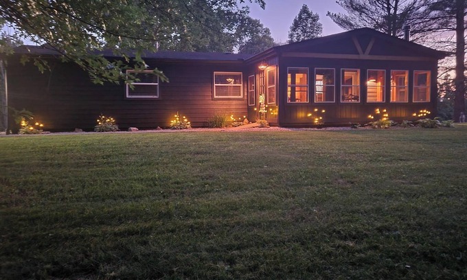 McArthur Cabin | POND IN THE PINES CABIN -COMPLETELY RENOVATED ON 27 ACRES - POND-HOCKING HILLS