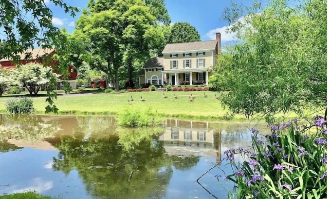 Newtown House | Pond View Farm 1825 Historic Bucks County Home