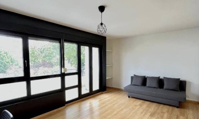 Barbatre Apartment | Ponsardin - Bel Appartement Avec Balcon et Parking