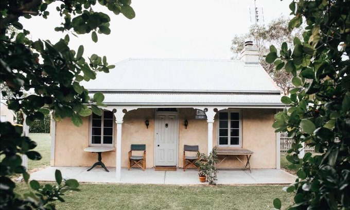 Waterhouse House | Pooh Corner, Cottage