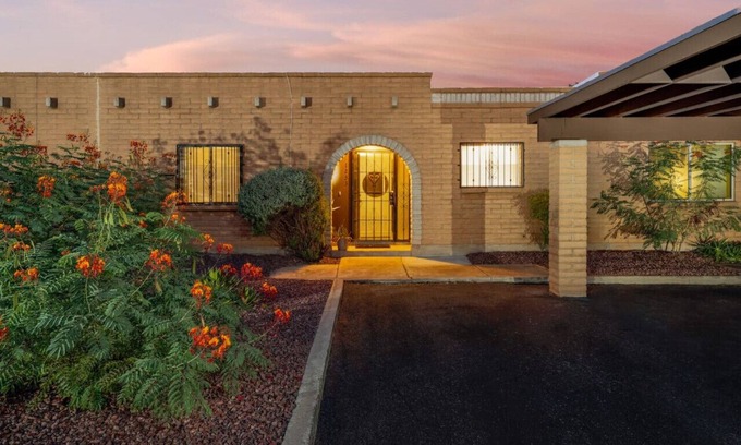 Westside Development House | Pool/2 BR 2 BA/Near JW Marriott /Patio