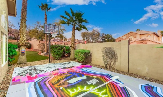 Foothills House | Pool and Jacuzzi + Rock slide + FUN amenities for all!