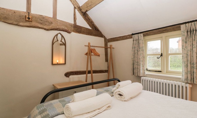 Westbrook Court Cottage | Pool Cottage