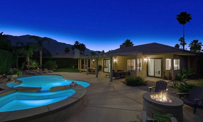 Araby House | Pool Escape in Los Compadres Neighborhood-Walking Distance to Shops - Hacienda A