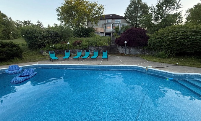 Goshen Villa | Pool, Fire Pit Bedroom & Alaska King – Sleeps 16