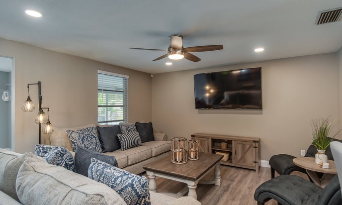 Ocala House | ⭐️POOL|GAMEROOM*Lanai Hangout*Open Concept Design🌊