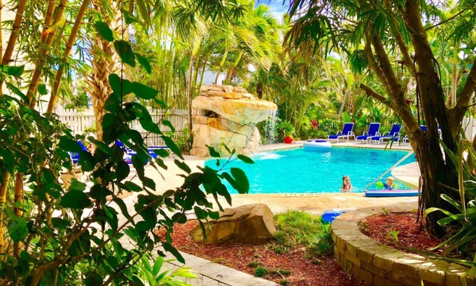 Pompano Beach Condo | Pool Haven w/Tropical Garden - Near Ocean Pier