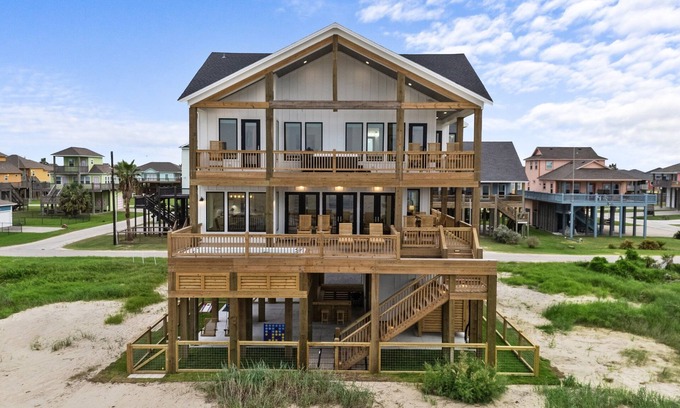 Crystal Beach House | Pool | Hot Tub | Beachfront | Fenced Yard