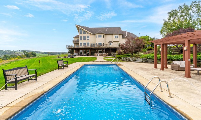 Owego House | Pool/Hot tub/Fire Pit/Theater+Game Rms/Epic Views/8 bdrm 5 bath Estate Sleeps 22