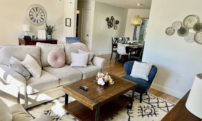 Melbourne House | Pool house - heated pool in heart of Melbourne, minutes to beach