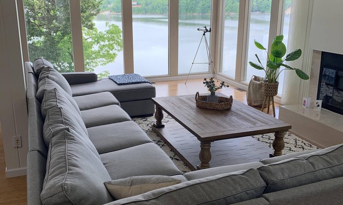 Osage Beach House | POOL house in an upscale Margaritaville(Tan- Tar- A)resort!