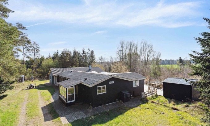 Bording House | Pool house with space for relaxation