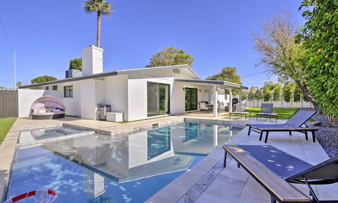 Park Scottsdale One House | Pool, Jacuzzi and Fire Pit Scottsdale Escape!