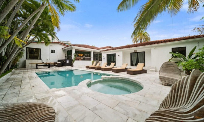 Spring Garden Villa | Pool, Jacuzzi, Billiards, Cinema, Game Room, Gym, Spring Garden Miami Mansion
