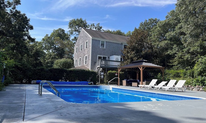 Sandwich House | POOL, LARGE NEWLY RENOVATED: 4+ Bedroom, lots of room