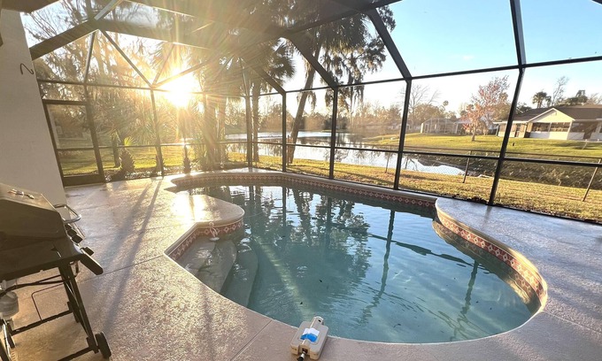 Port Orange House | Pool | New Kitchen | Peloton | 10 mins to Beach | 9 miles to Racetrack