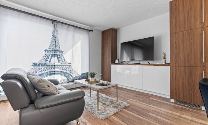 North Central Edmonton Apartment | Pool/Patio/& Private Balcony in Downtown Edmonton, Private Parisian Condo