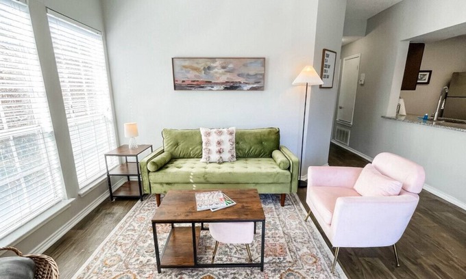 South Side Condo | Pool View Escape - Near Shops & Dining