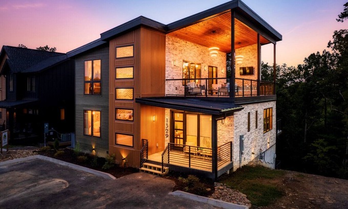 Sevierville Cabin | Pool w/a grotto! Hot tub, Game Room, Rooftop Deck - Appalachian Falls
