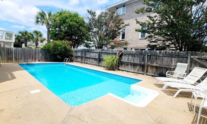 Croatan Beach House | Pool | Walk to beach | Beach Essentials