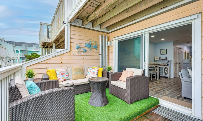 Kure Beach Condo | Poolside Fun + Oceanfront Bliss: Kure Beach Haven!