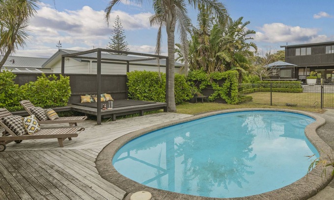 Whangamata House | Poolside Paradise - Whangamata Holiday Home
