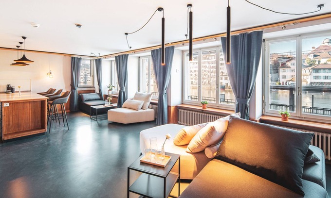 Niederdorf Hotel | Pop Up Hotel Krone Zürich