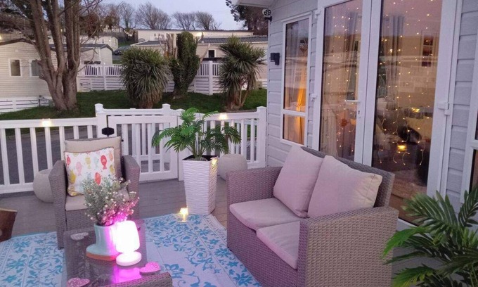 Newquay Cabin | Poppy's Retreat - Lodge in the Valley of Porth