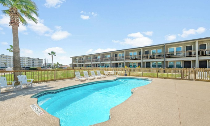 Port Aransas Condo | Port Aransas Getaway | Steps to Beach Boardwalk + Pool Access