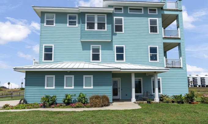 Port Aransas House | Port Aransas Mahalo Beach Home ~ Large Luxury Beach House with Private Boardwalk