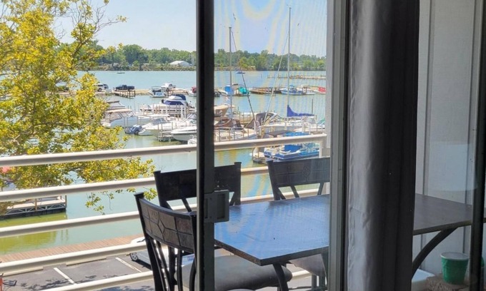 Port Clinton Condo | Port Clinton Paradise-Waterfront 2-bedrooms, Pool, & Hot Tub by Jet Express