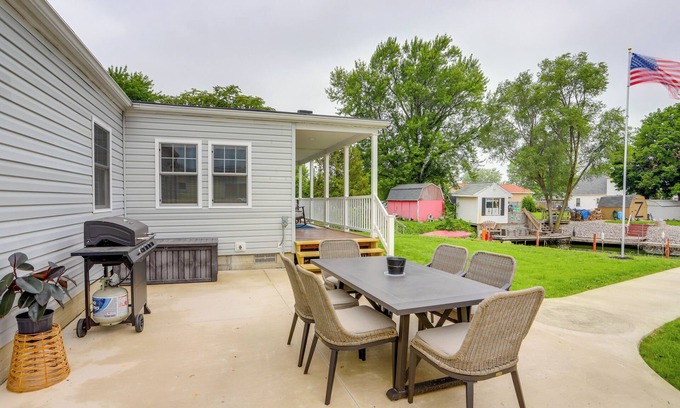 Port Clinton Cottage | Port Clinton Vacation Rental w/Boat Dock & Grill!