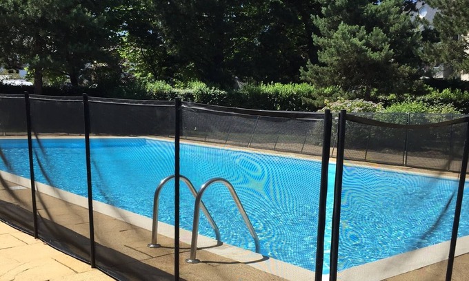 Arzon Condo | PORT CROUESTY apartment with pool