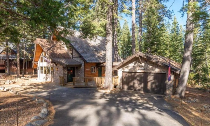 Chamberlands House | Porter by AvantStay Rustic Modern Oasis In The Of Chamberlands
