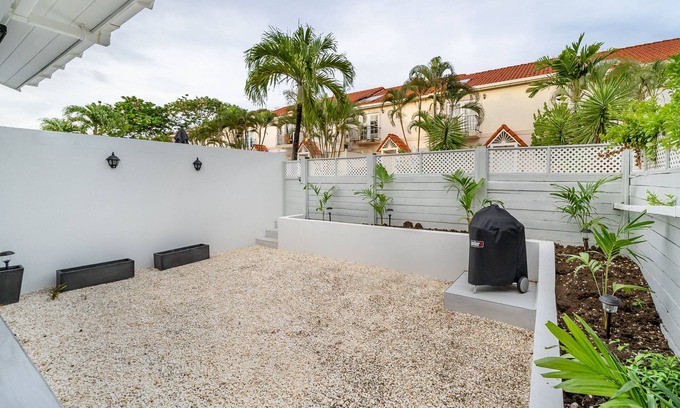 Porters Villa | Porters Gate 19 Summer Specials 2025 Pay 6 stay 7 | Near Ocean - Located in Stunning Reeds Bay with House Cleaning Included