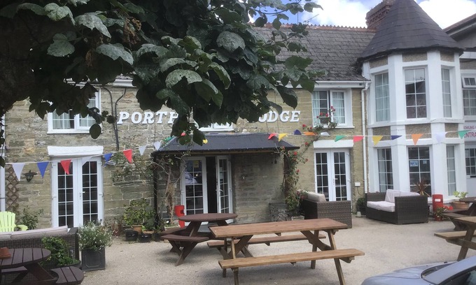 Porth House | Porth Lodge Hotel